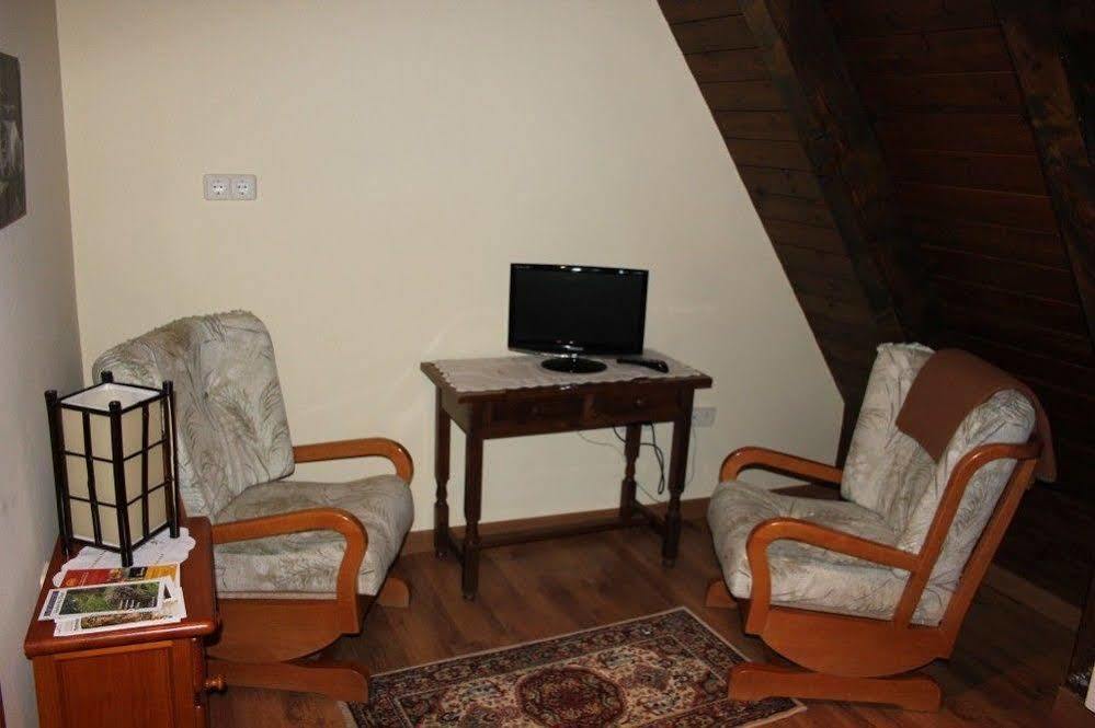 Hostal Aiguamog 萨拉尔杜 外观 照片