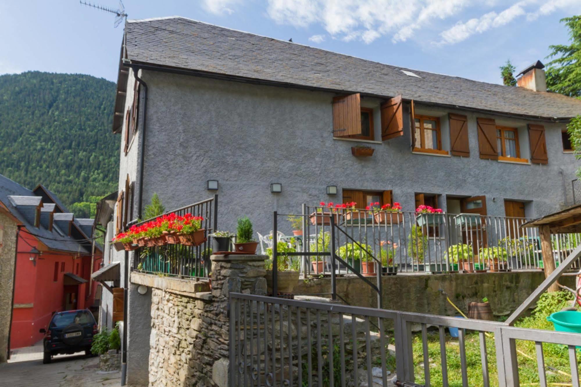 Hostal Aiguamog 萨拉尔杜 外观 照片