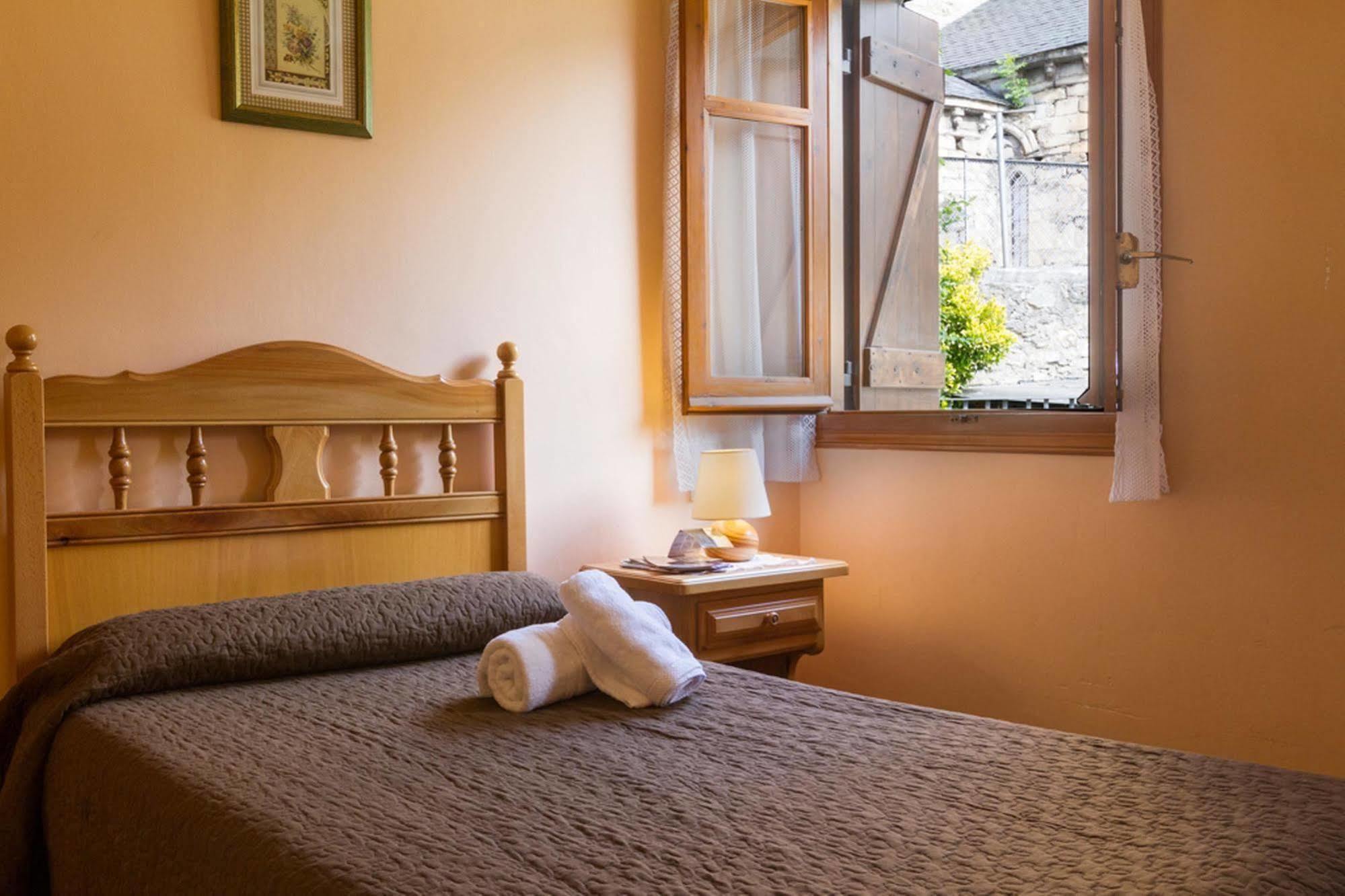 Hostal Aiguamog 萨拉尔杜 外观 照片