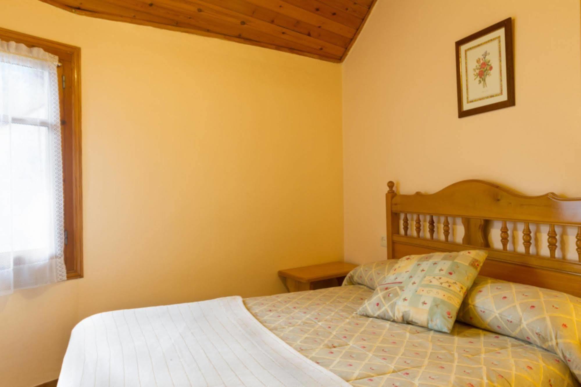 Hostal Aiguamog 萨拉尔杜 外观 照片