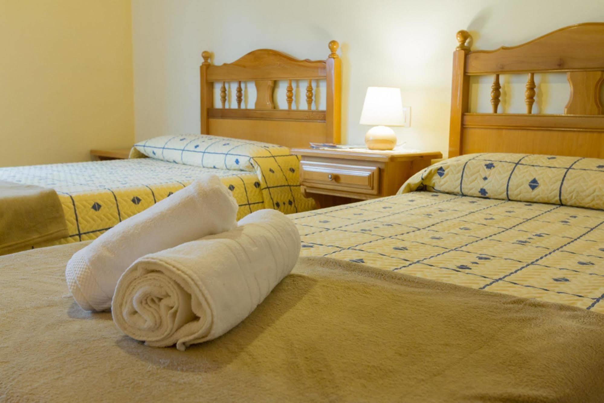 Hostal Aiguamog 萨拉尔杜 外观 照片