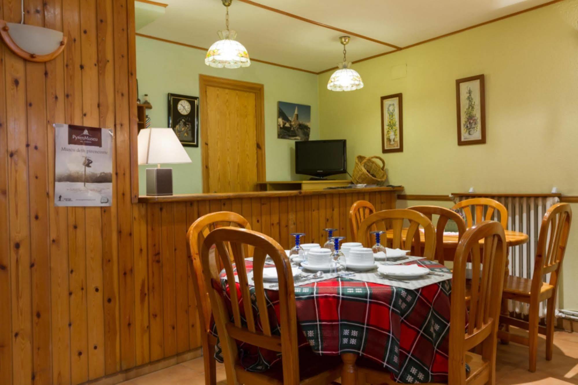 Hostal Aiguamog 萨拉尔杜 外观 照片
