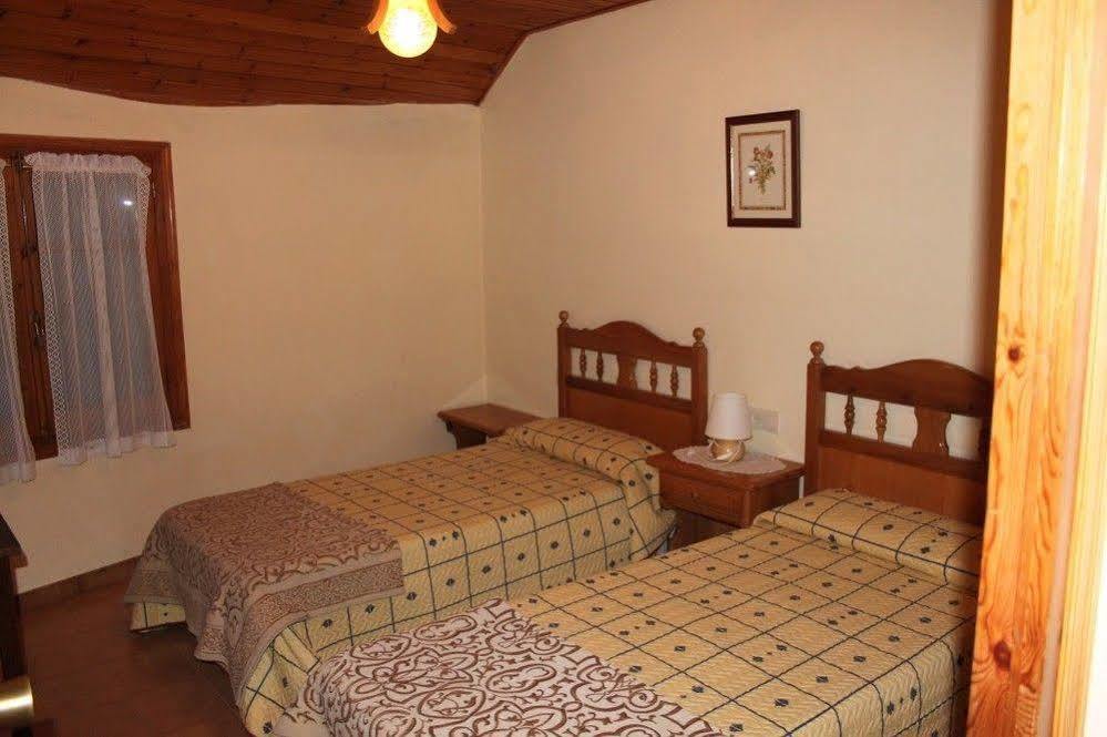 Hostal Aiguamog 萨拉尔杜 外观 照片